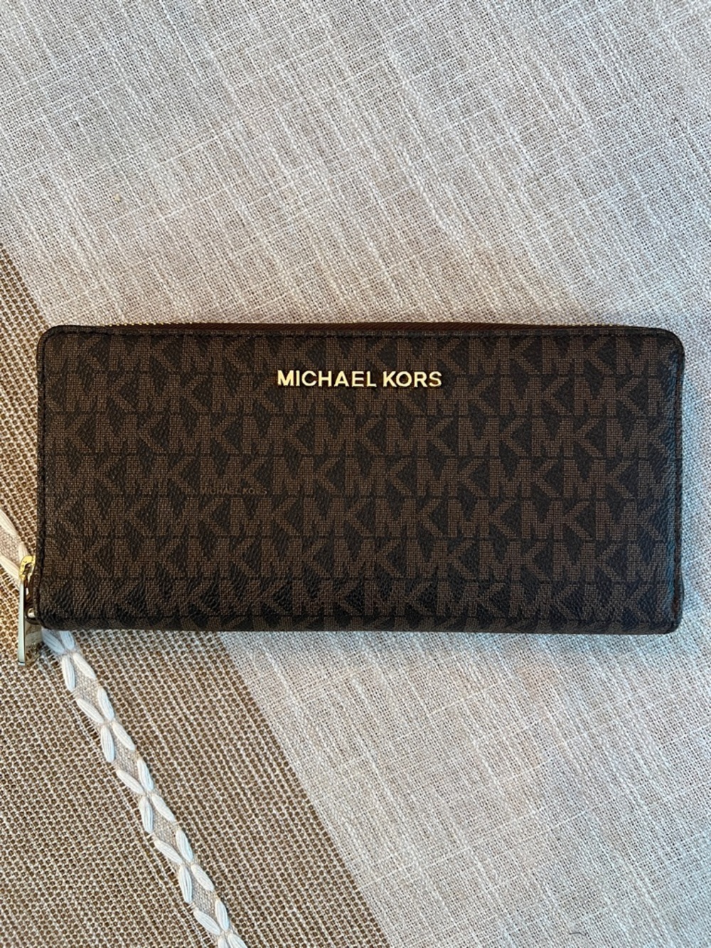 ✈️Michael Kors Jet Set Travel Brown Zip Around Wallet